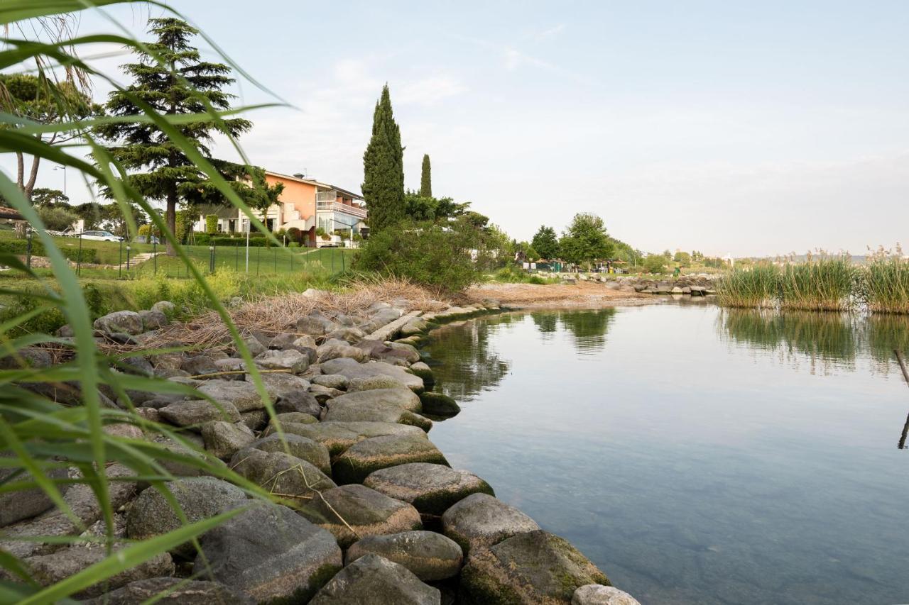 Hotel Aquila D'Oro Desenzano Desenzano del Garda Esterno foto