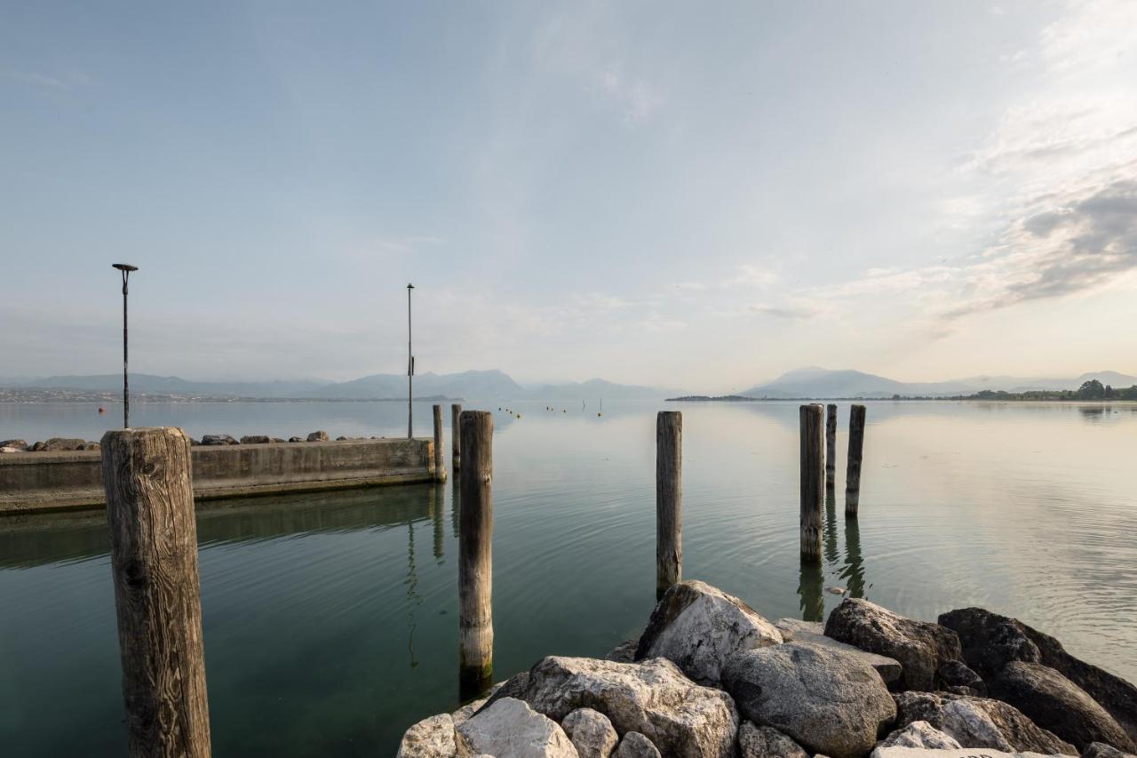 Hotel Aquila D'Oro Desenzano Desenzano del Garda Esterno foto