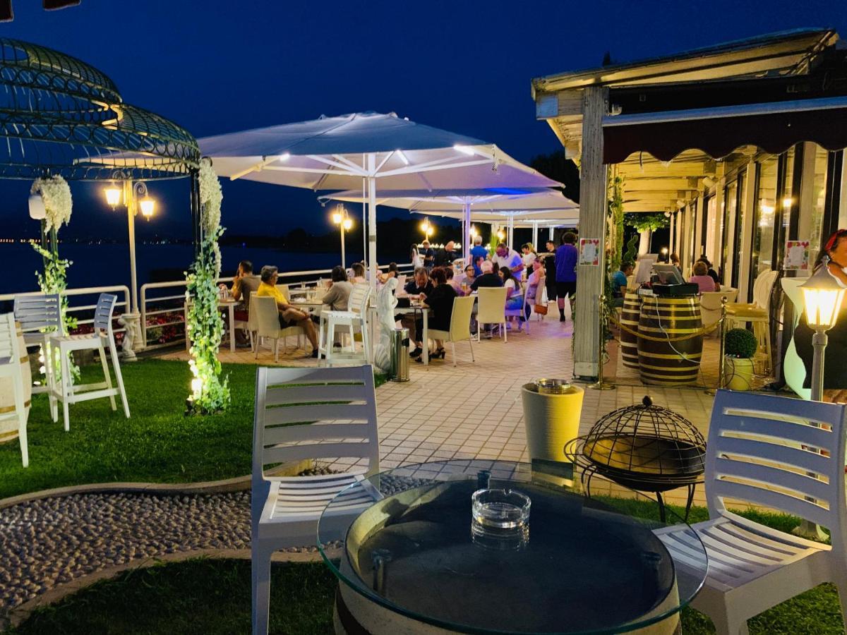Hotel Aquila D'Oro Desenzano Desenzano del Garda Esterno foto