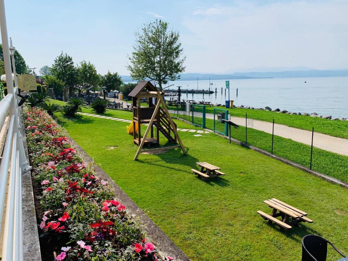 Hotel Aquila D'Oro Desenzano Desenzano del Garda Esterno foto