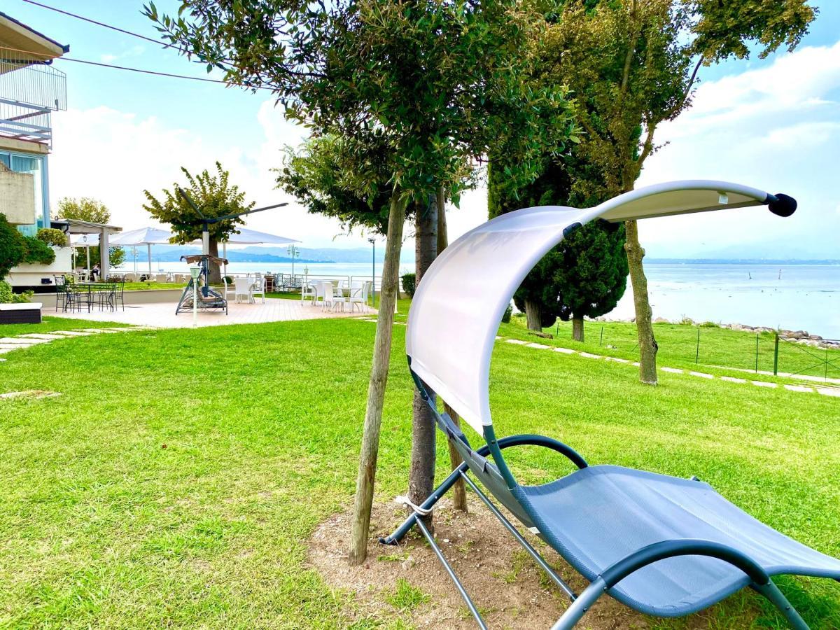 Hotel Aquila D'Oro Desenzano Desenzano del Garda Esterno foto