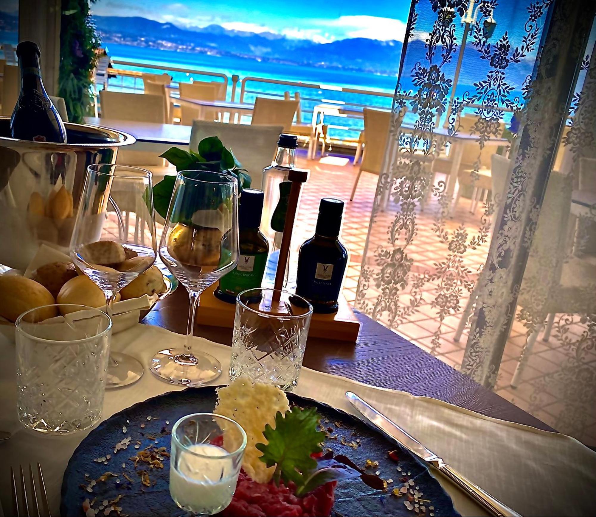 Hotel Aquila D'Oro Desenzano Desenzano del Garda Esterno foto