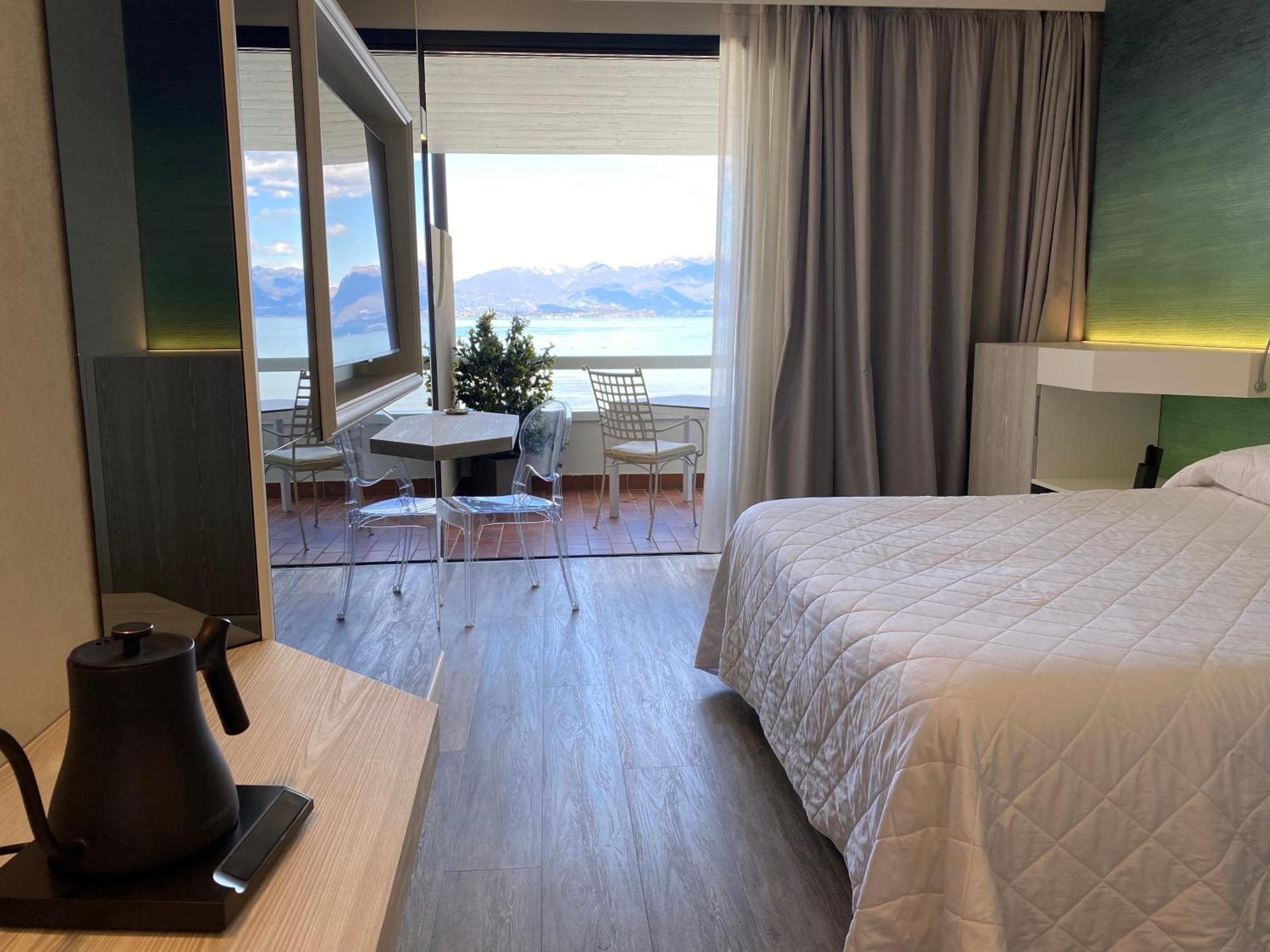 Hotel Aquila D'Oro Desenzano Desenzano del Garda Esterno foto