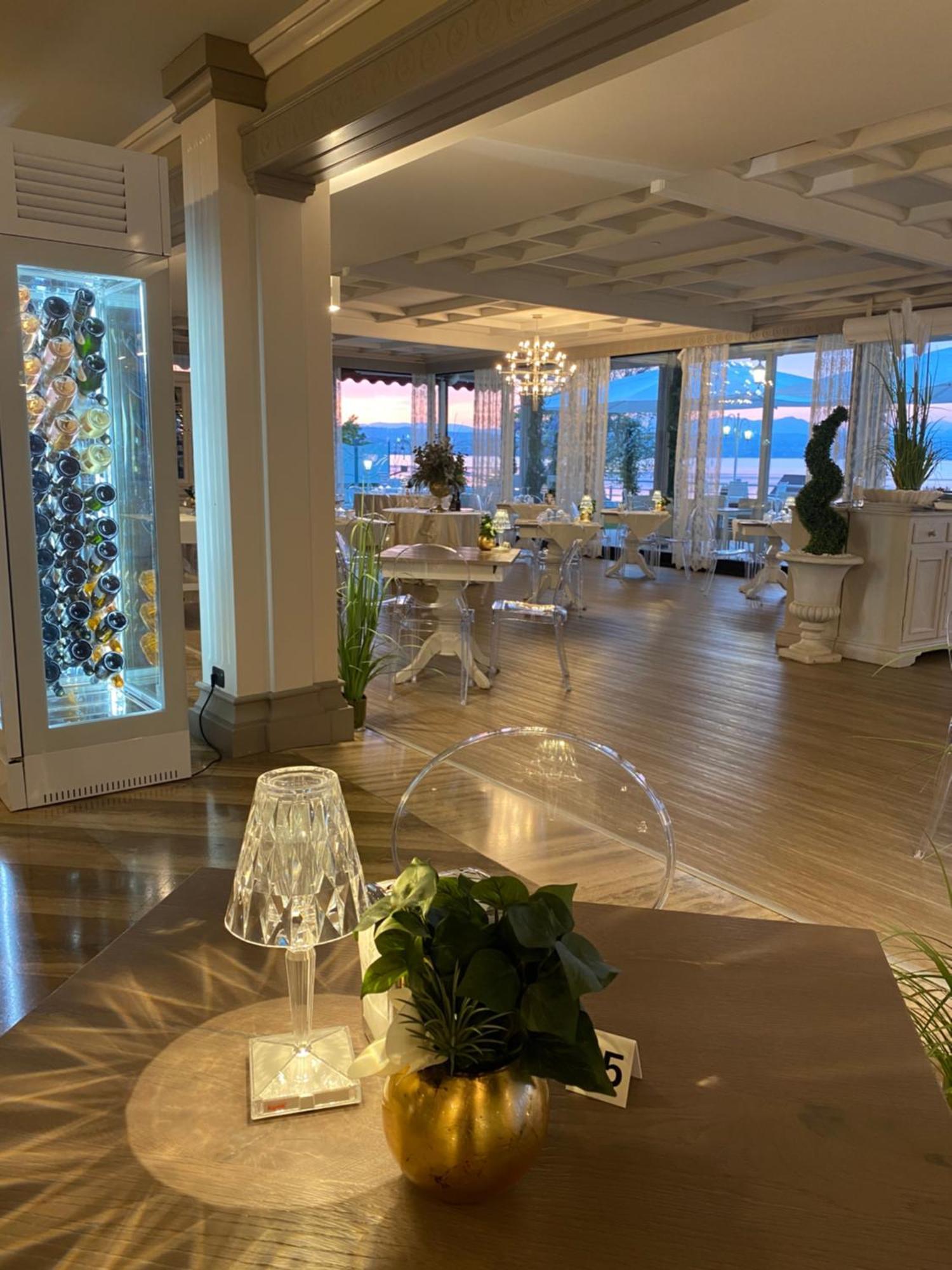 Hotel Aquila D'Oro Desenzano Desenzano del Garda Esterno foto
