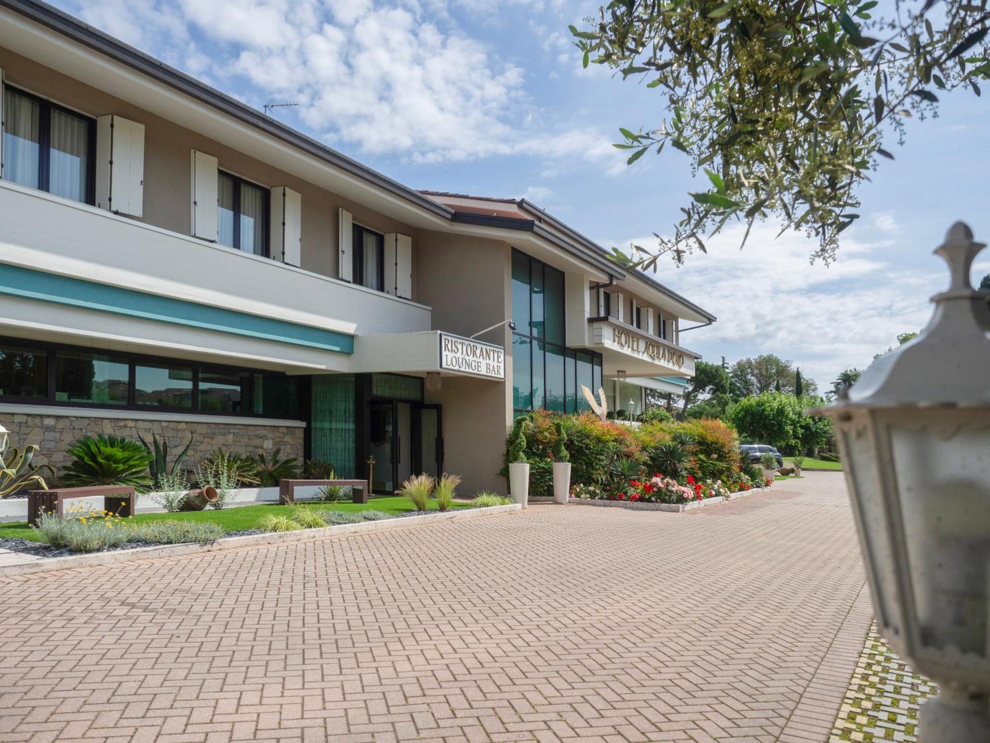 Hotel Aquila D'Oro Desenzano Desenzano del Garda Esterno foto