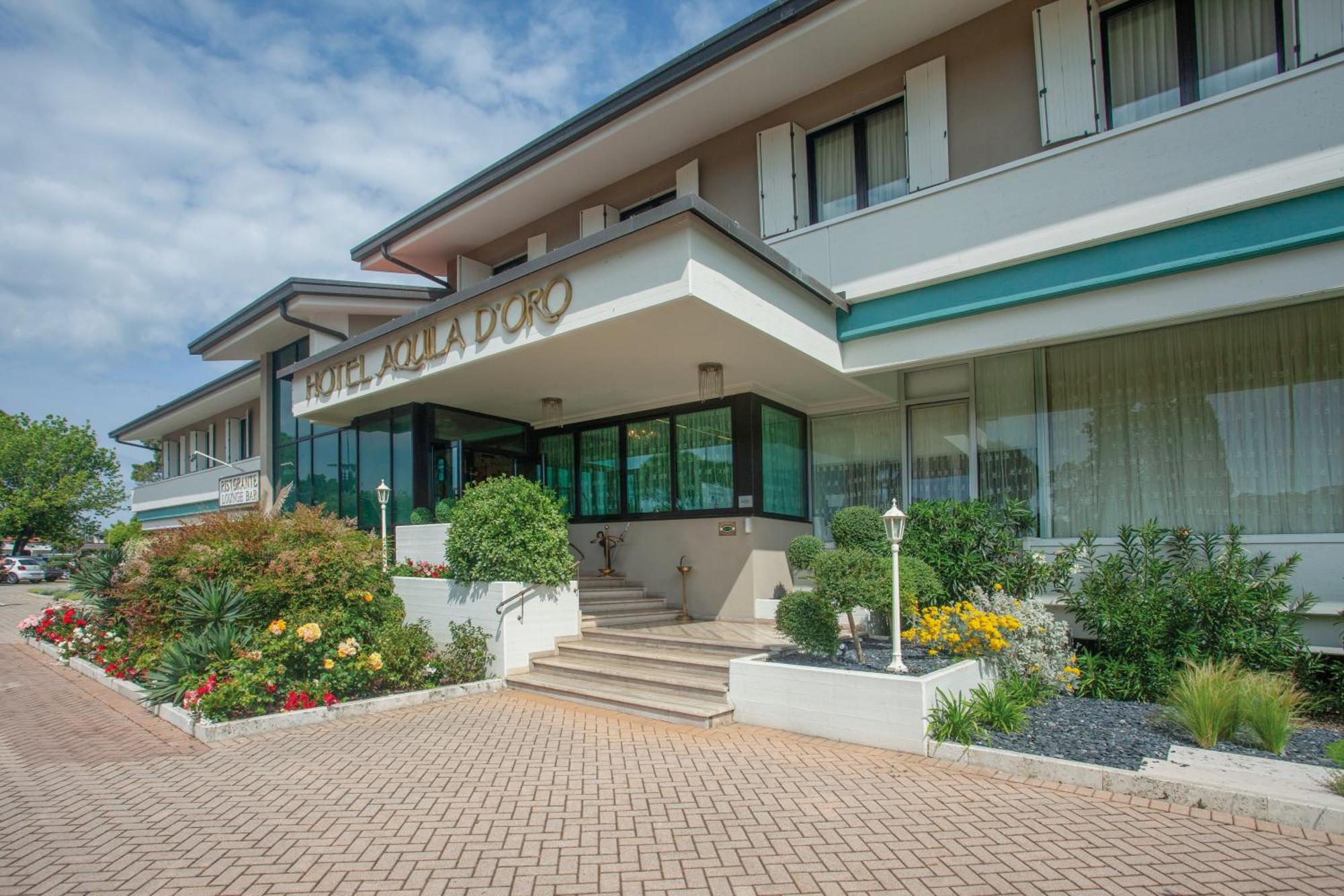 Hotel Aquila D'Oro Desenzano Desenzano del Garda Esterno foto