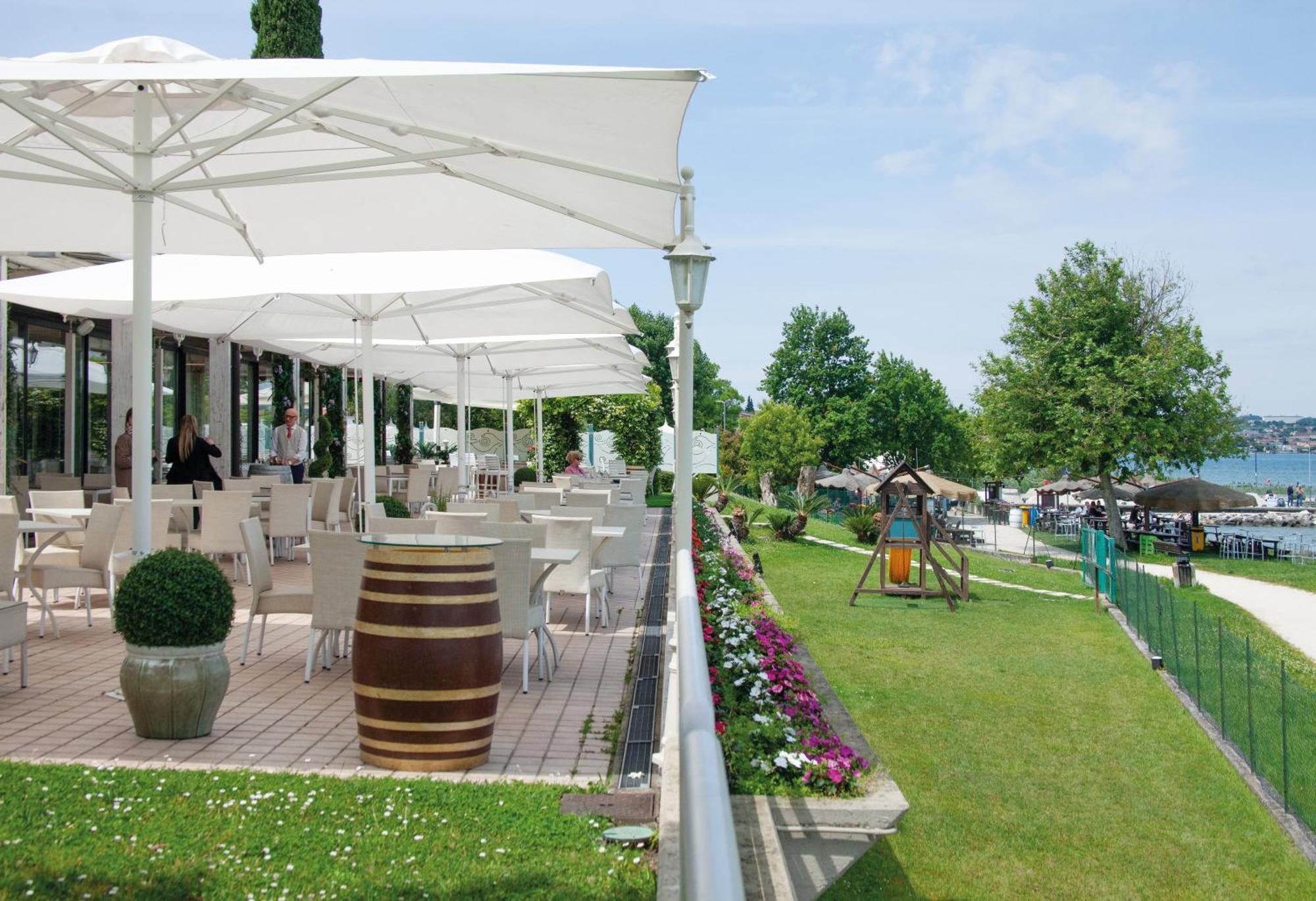 Hotel Aquila D'Oro Desenzano Desenzano del Garda Esterno foto