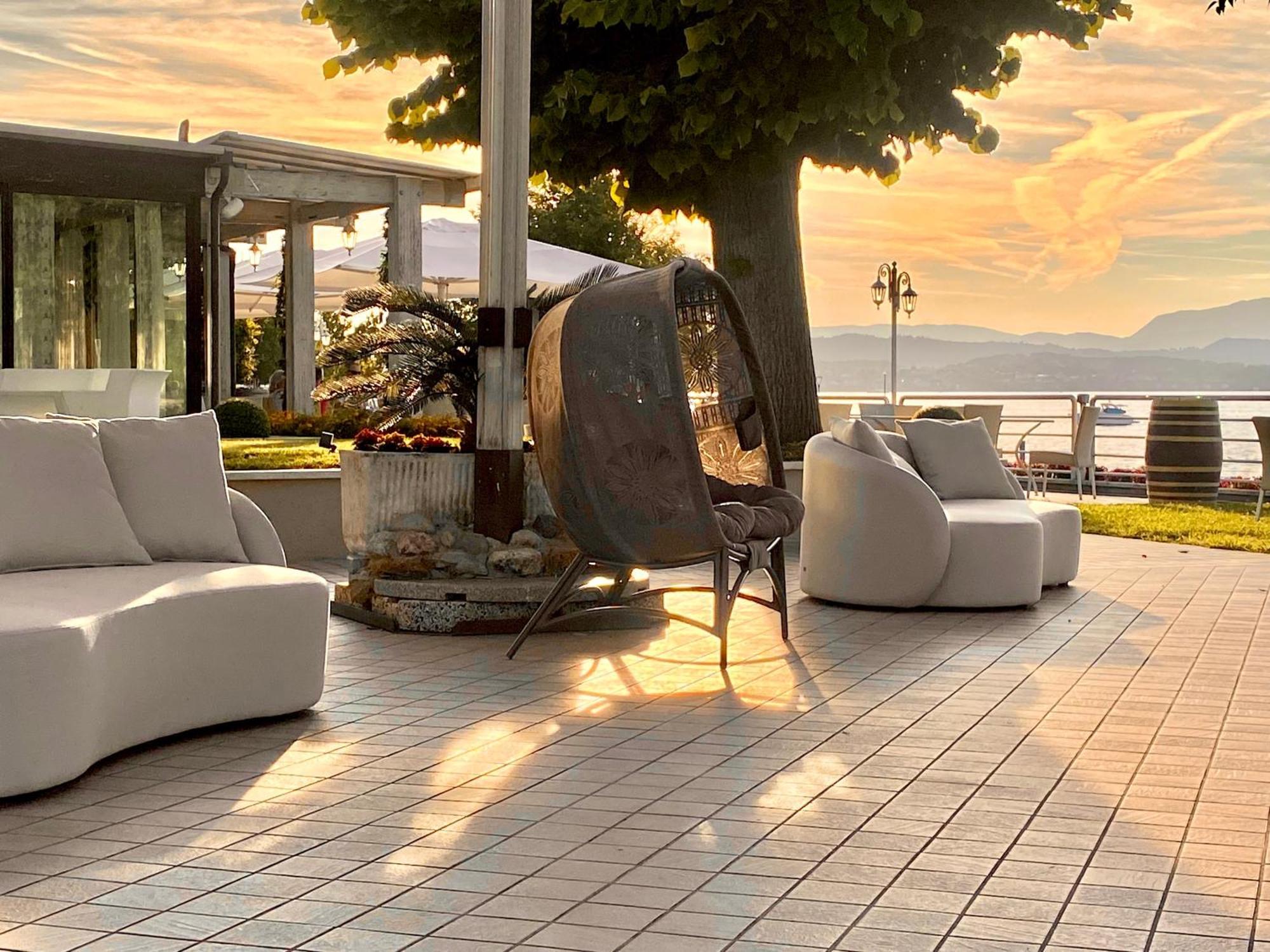 Hotel Aquila D'Oro Desenzano Desenzano del Garda Esterno foto